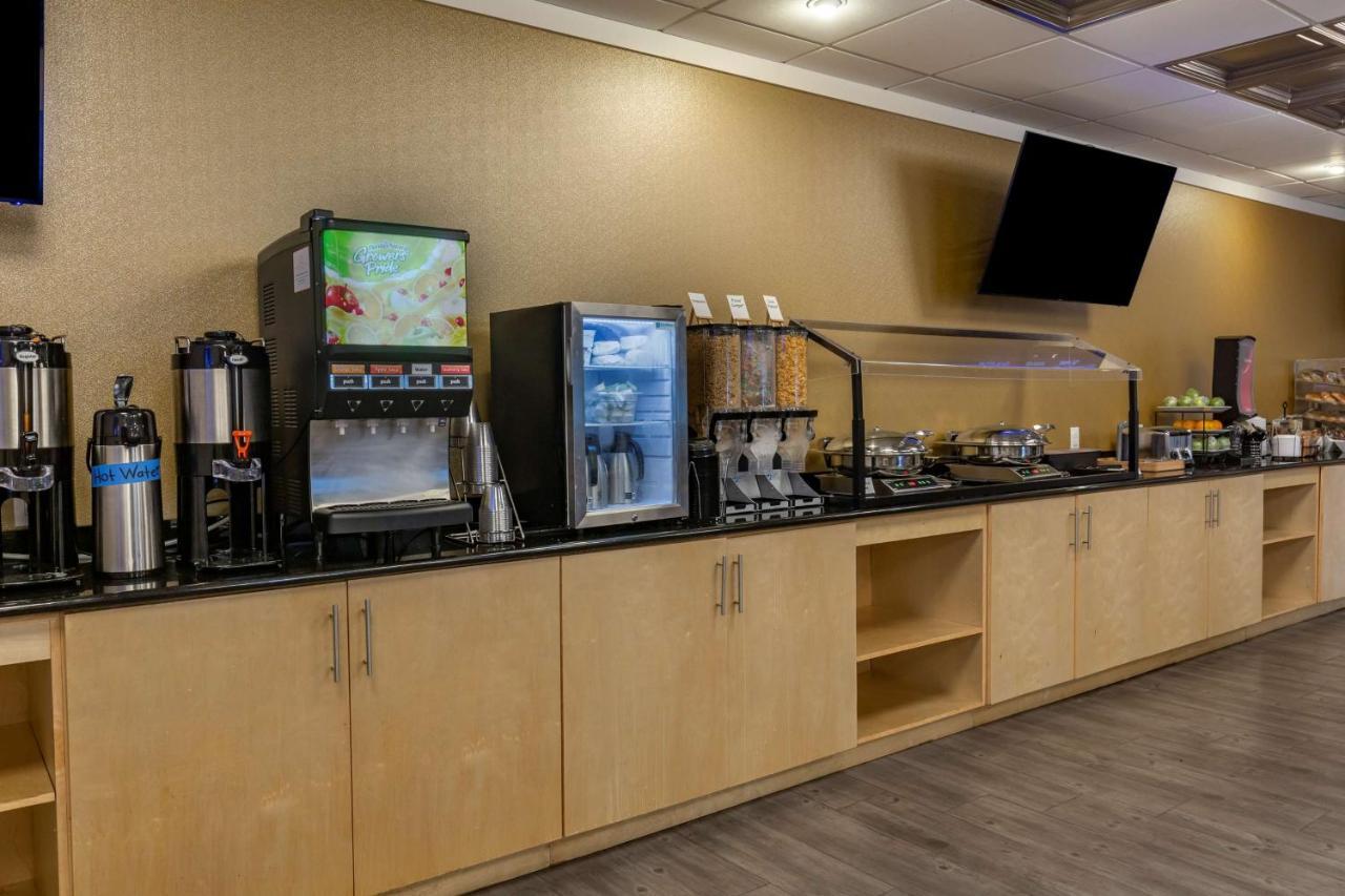 Best Western Plus University Inn Winston-Salem Bagian luar foto