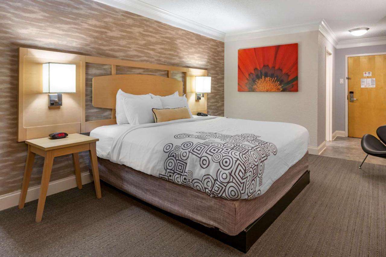 Best Western Plus University Inn Winston-Salem Bagian luar foto