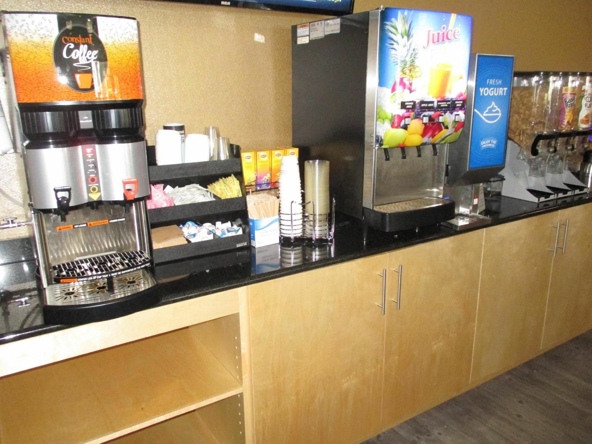 Best Western Plus University Inn Winston-Salem Bagian luar foto